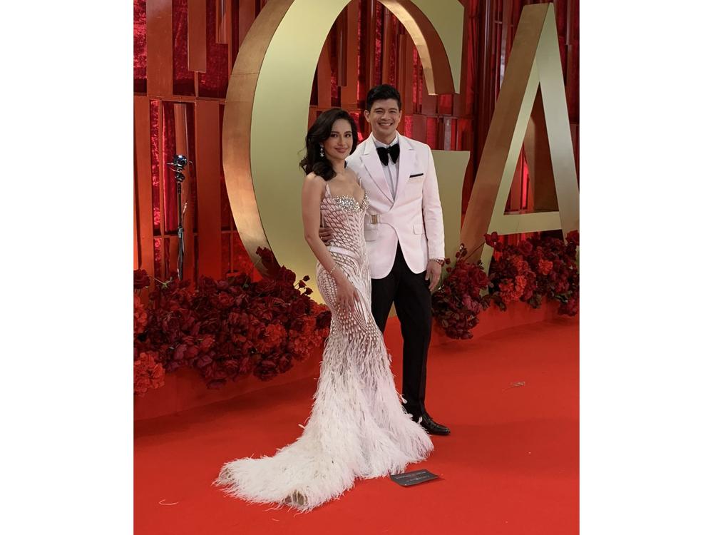 Julie Anne San Jose and Rayver Cruz