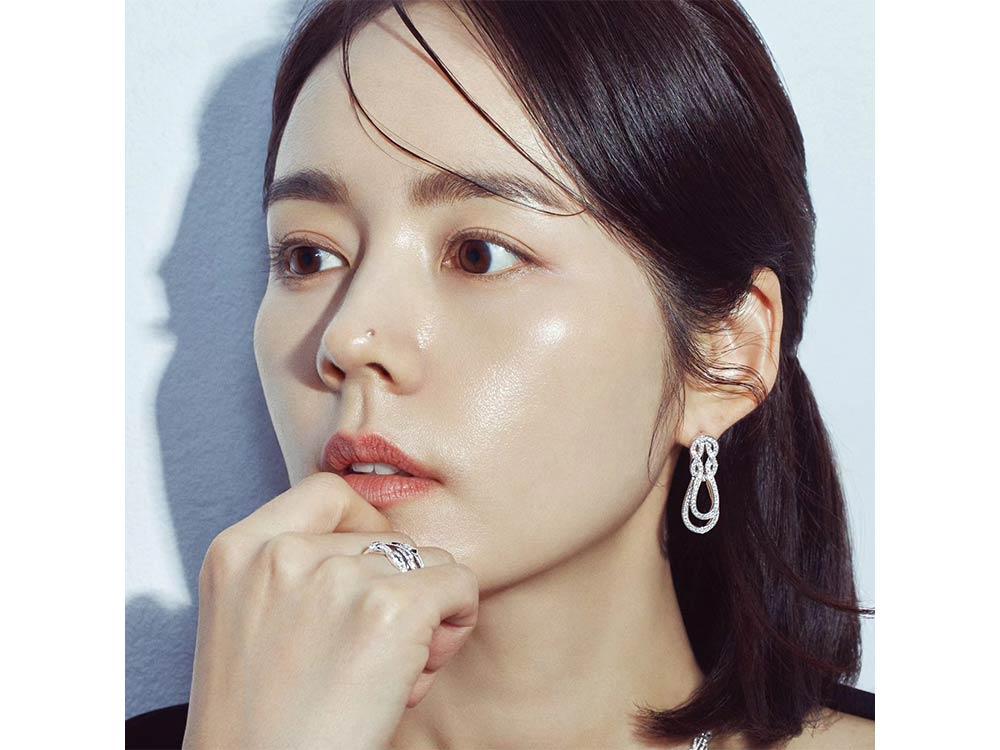 Han Ga-in and Yeon Jung-hoon capture hearts with a charming photoshoot ...