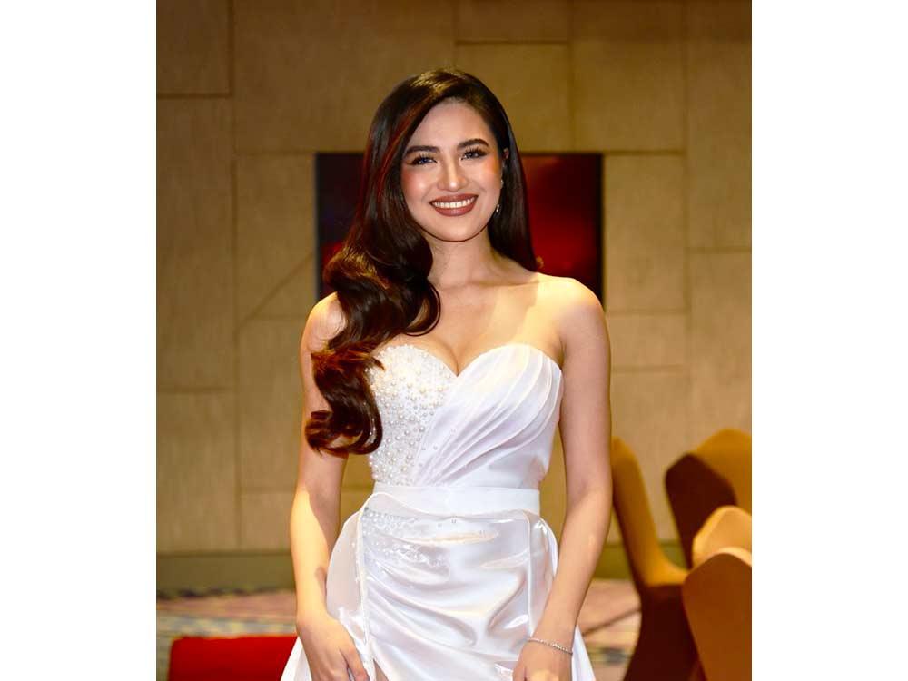Julie Anne San Jose 