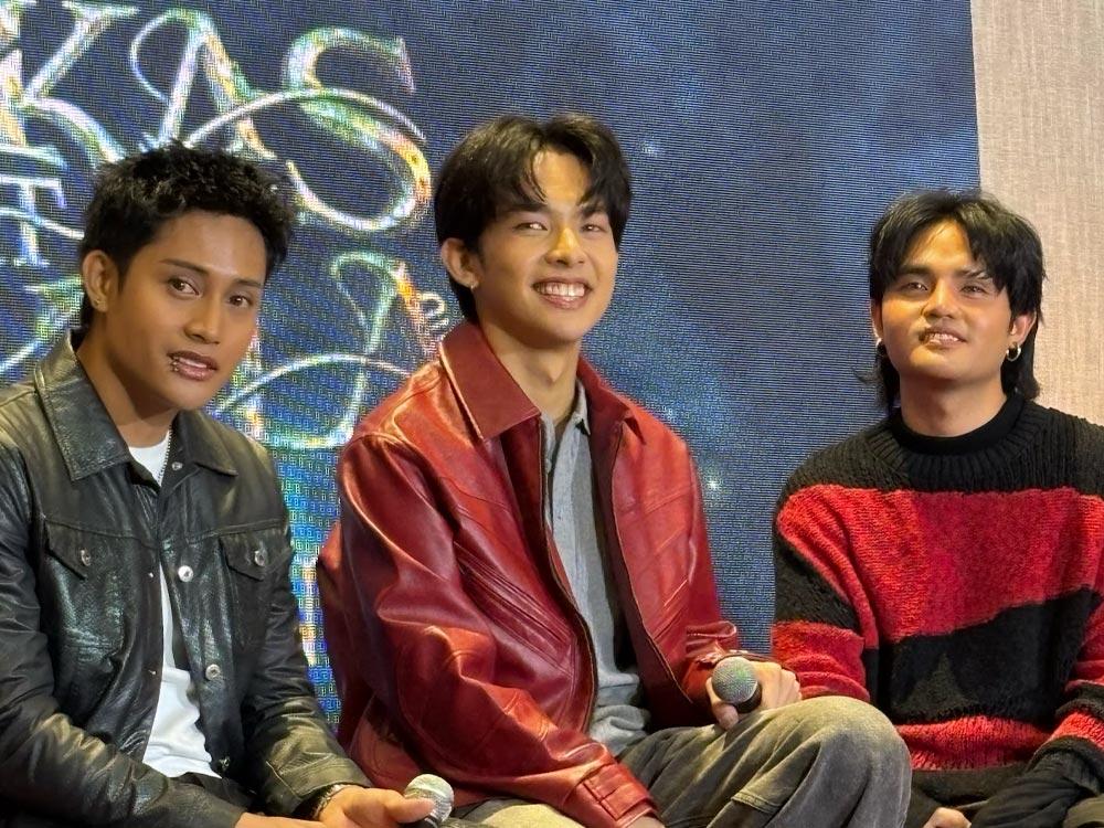 Lollapalooza stage preparation