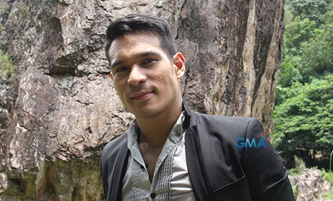 Humans and Awoks on the set of 