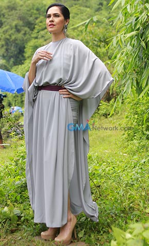 Humans and Awoks on the set of 