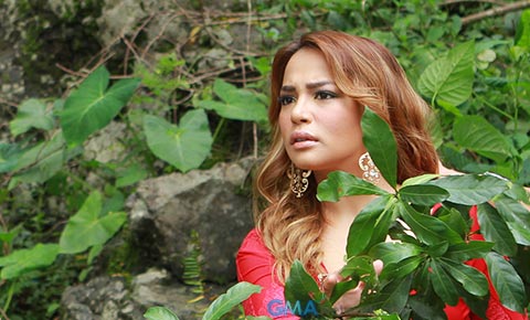 Humans and Awoks on the set of 