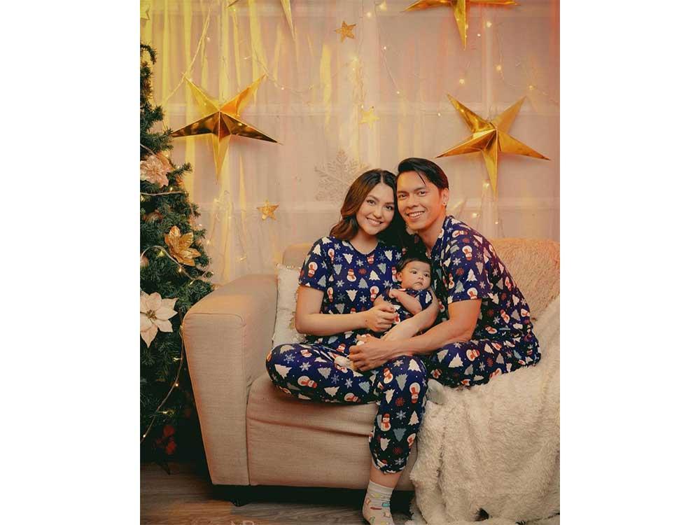 Carlo Aquino and family