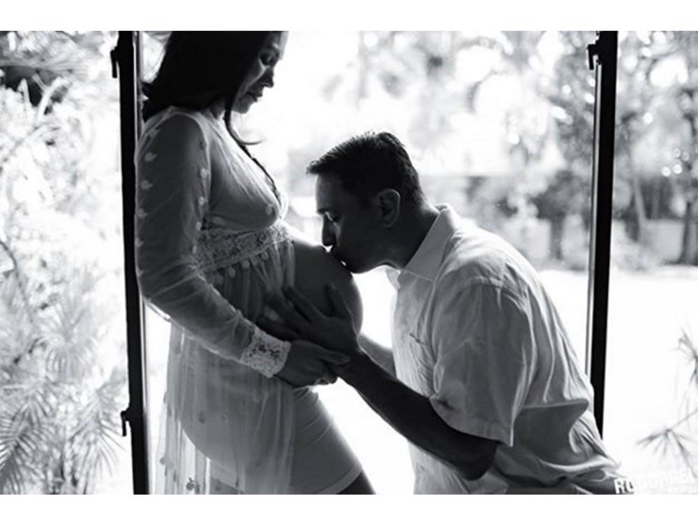 A sweet kiss from daddy