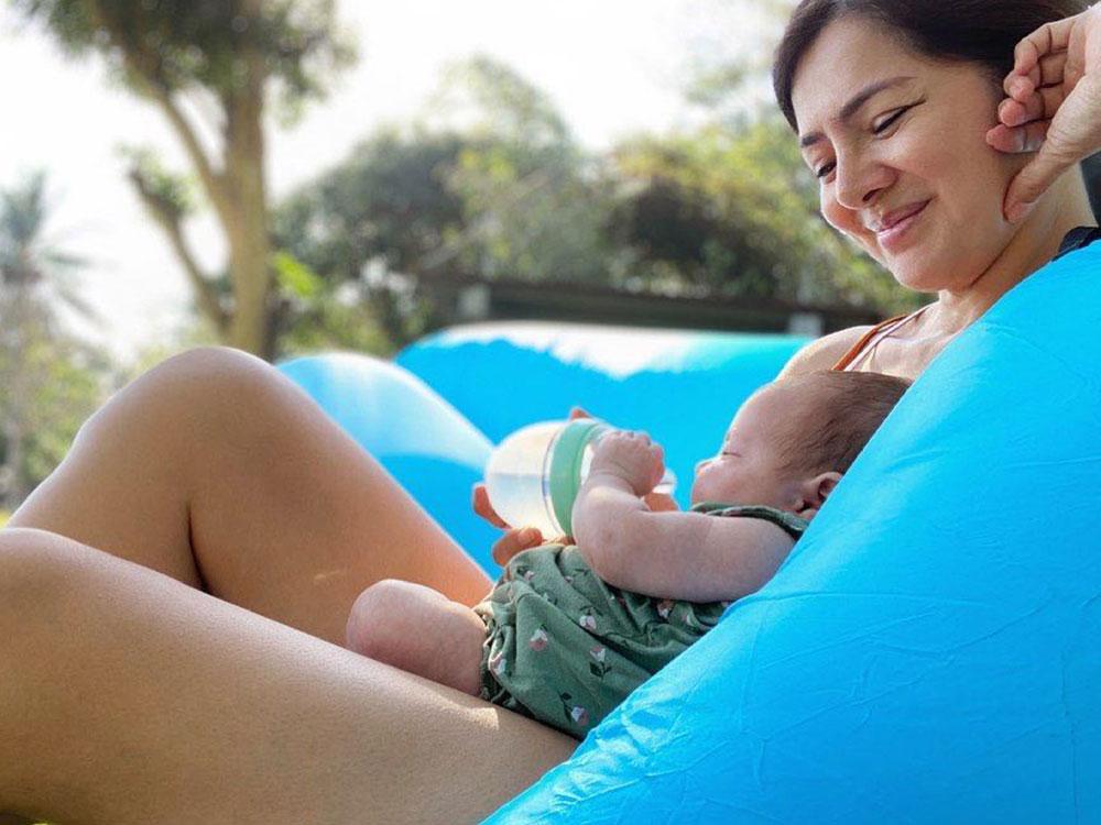 15. 8. Alice Dixson shares a lot of beautiful moments with her daughter. 