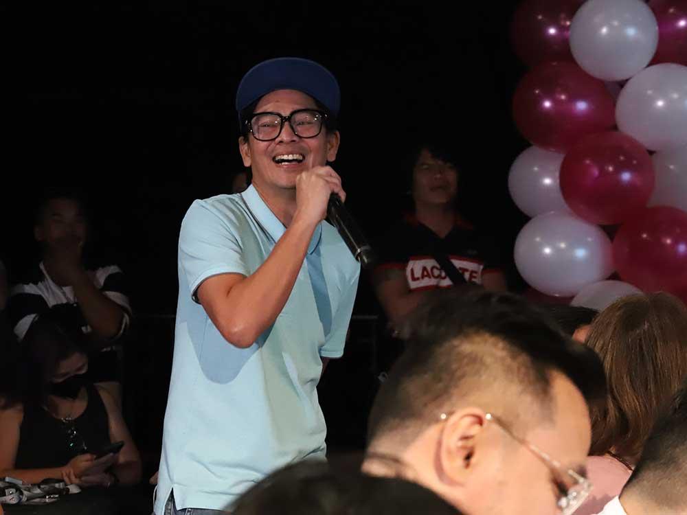 Direk Barry Gonzalez