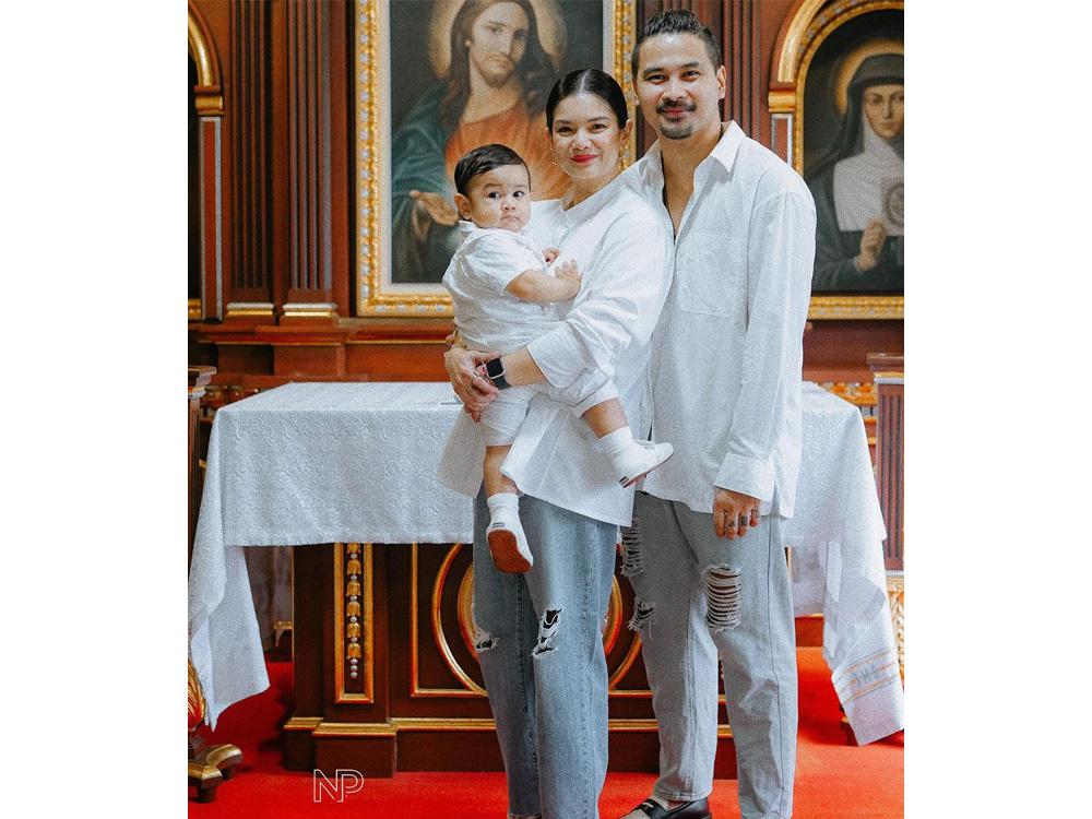 Baby Gido with mom and