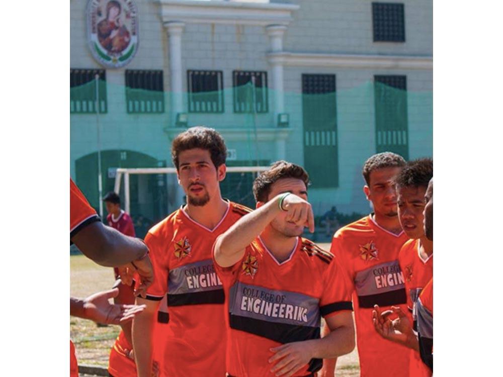 Moved to the Philippines at 18