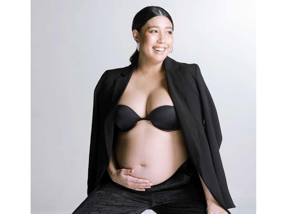 Maternity shoots of celebrity moms
