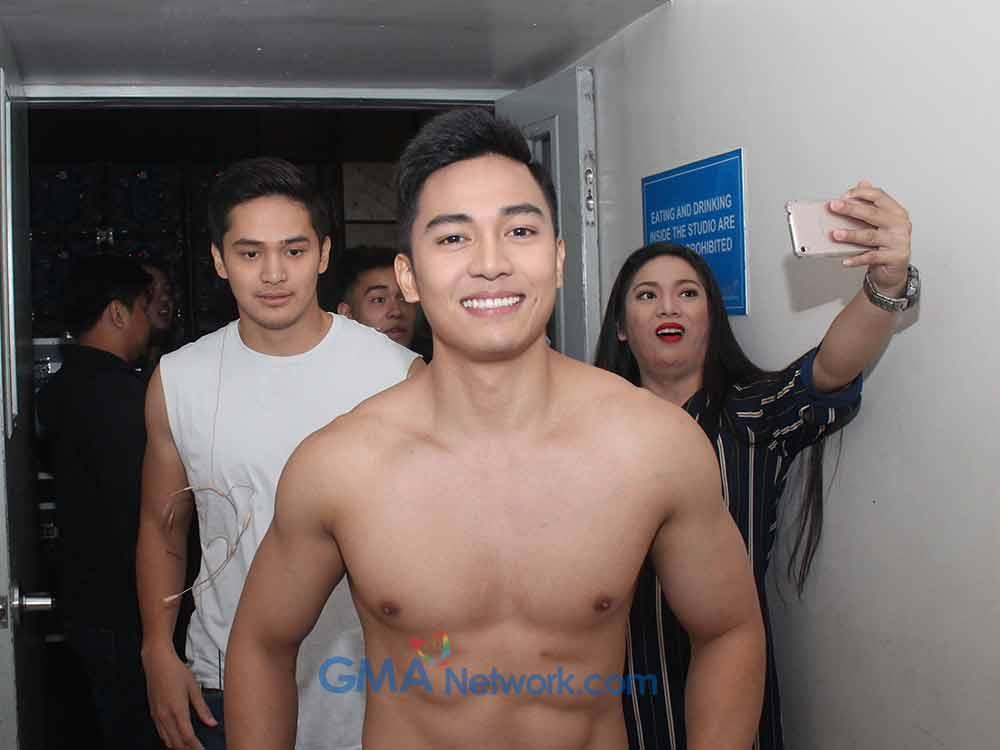 Ruru Madrid at Jak Roberto