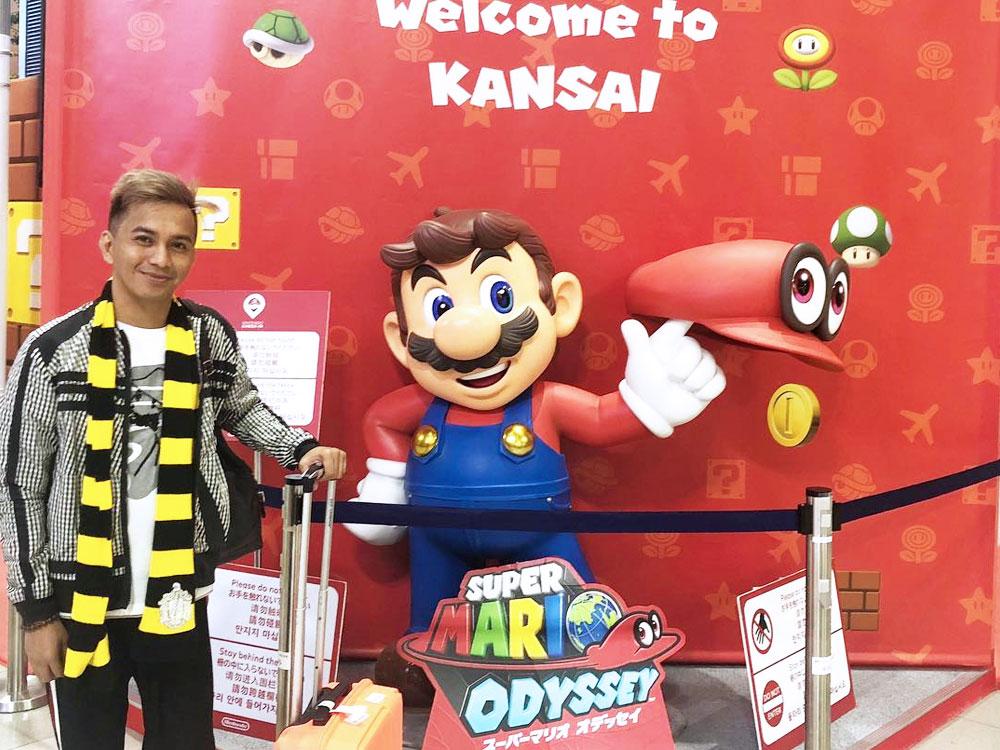 Boobay meets Super Mario