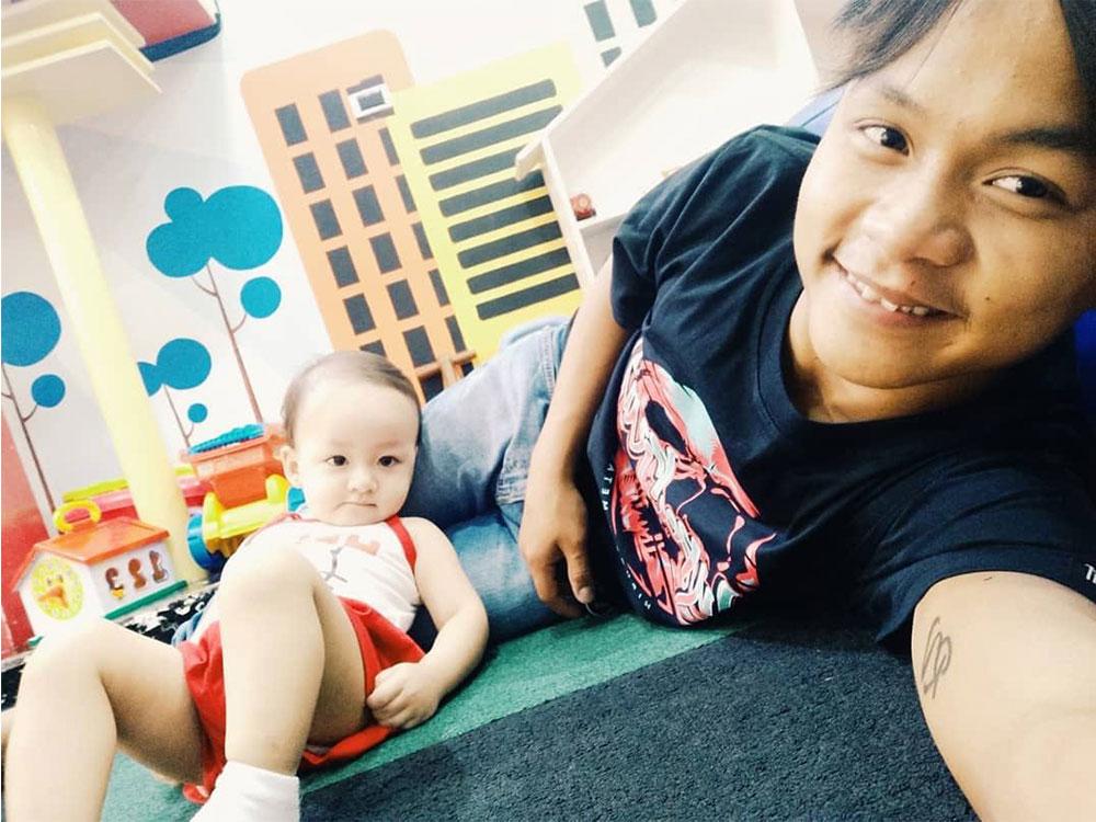 Buboy Villar's adorable daddy moments with his kids Vlanz and George ...