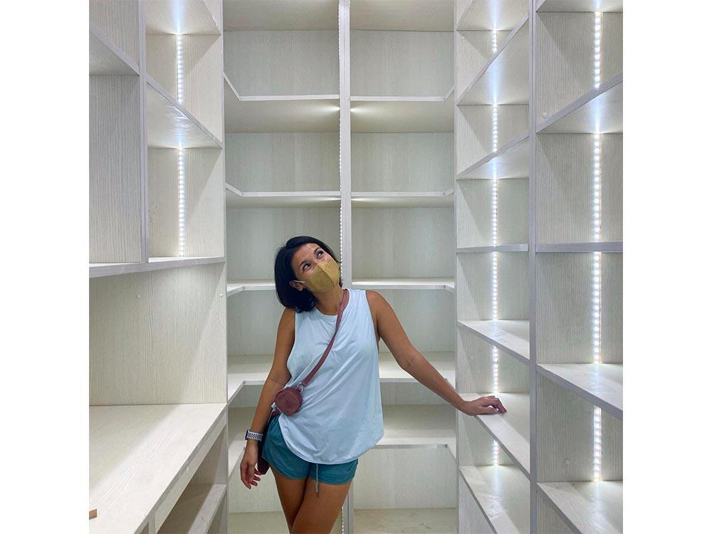 Walk-in closet