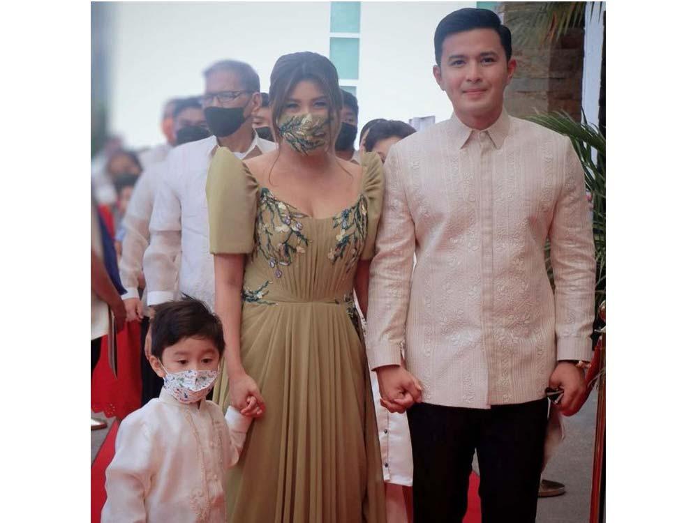 Alex Castro and wife