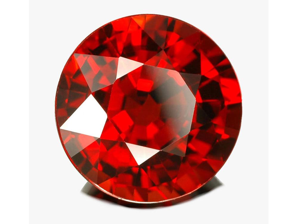 Гранат камень гранат от рубина. Рубин (красный и малиновый корунд),. Рубин и гранат. Чем отличается гранат от рубина. Что дороже рубин или гранат.