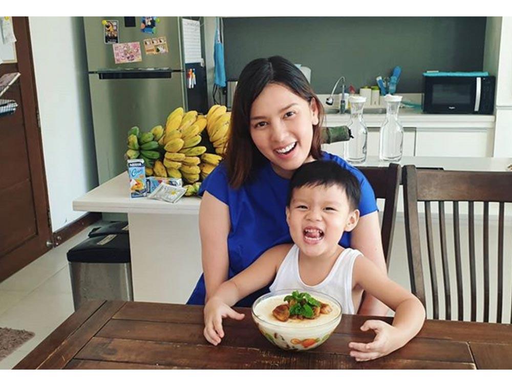 Making merienda together