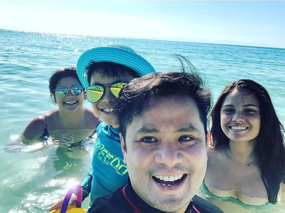 Regine Velasquez, Ogie Alcasid, and family