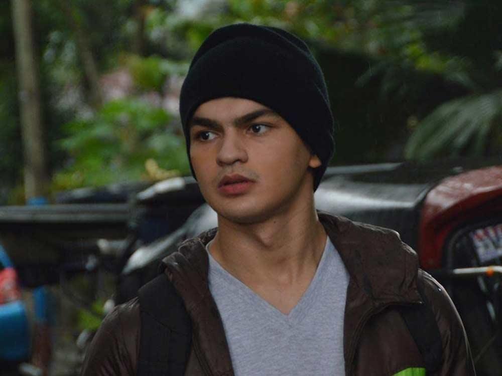Bruce Roeland as Leo Consul
