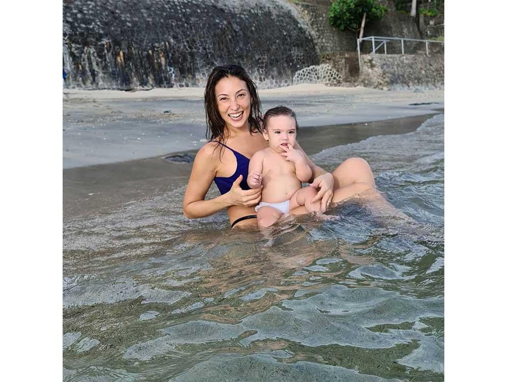 Solenn Heussaff and family