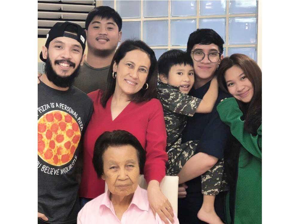 Aiai delas Alas's adoptive parent