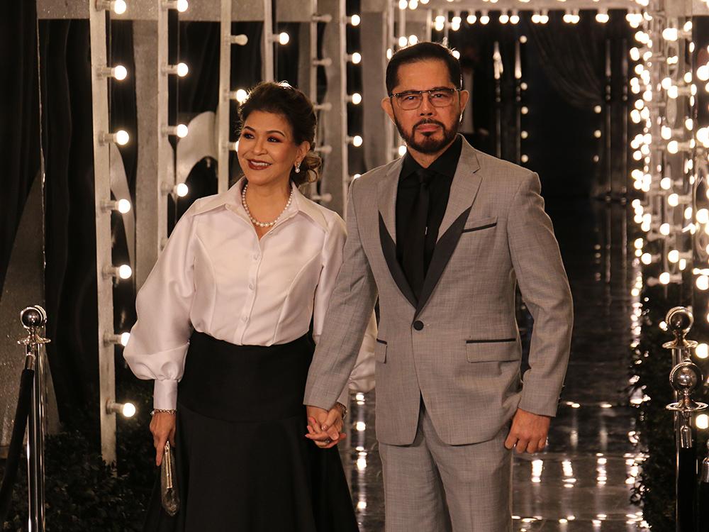 Christopher De Leon and Sandy Andolong