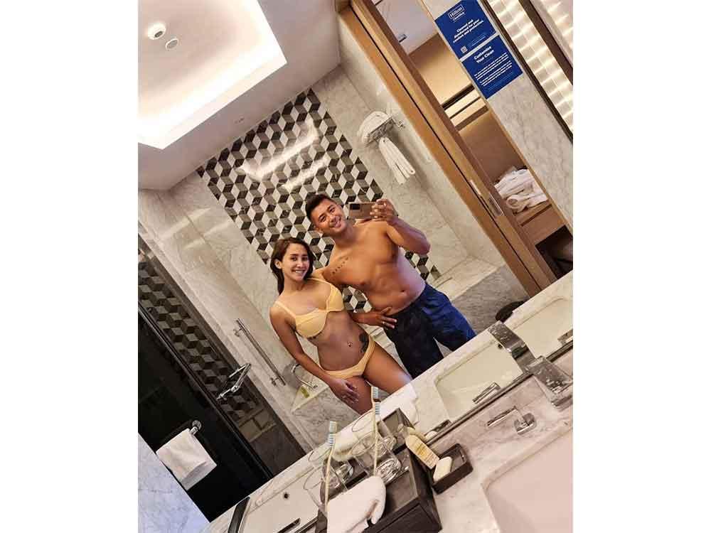 Rocco Nacino and Melissa Gohing