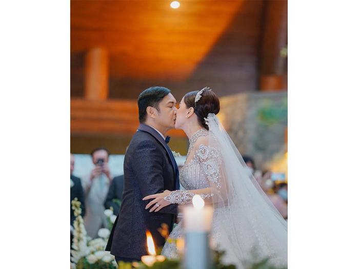 Ara Mina and Dave Almarinez's wedding