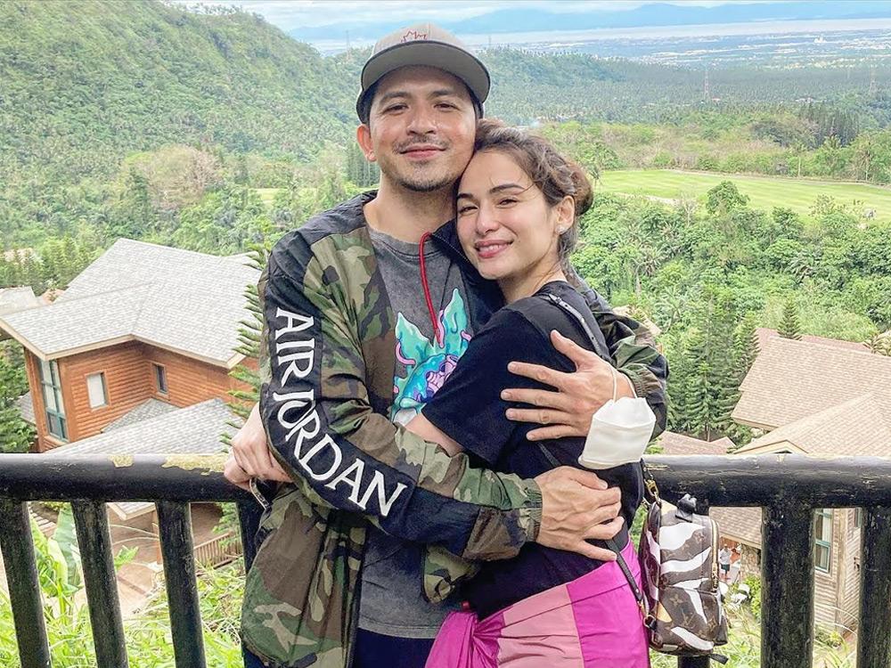 Dennis Trillo and Jennylyn Mercado in Tagaytay