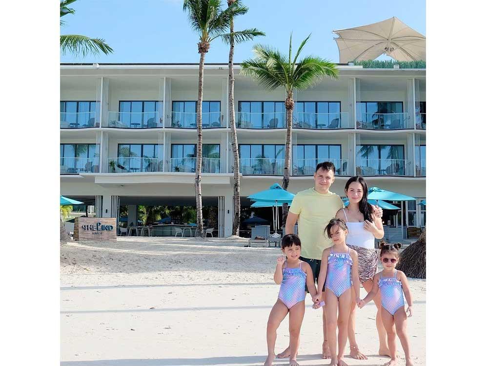 Patrick Garcia and family in Boracay
