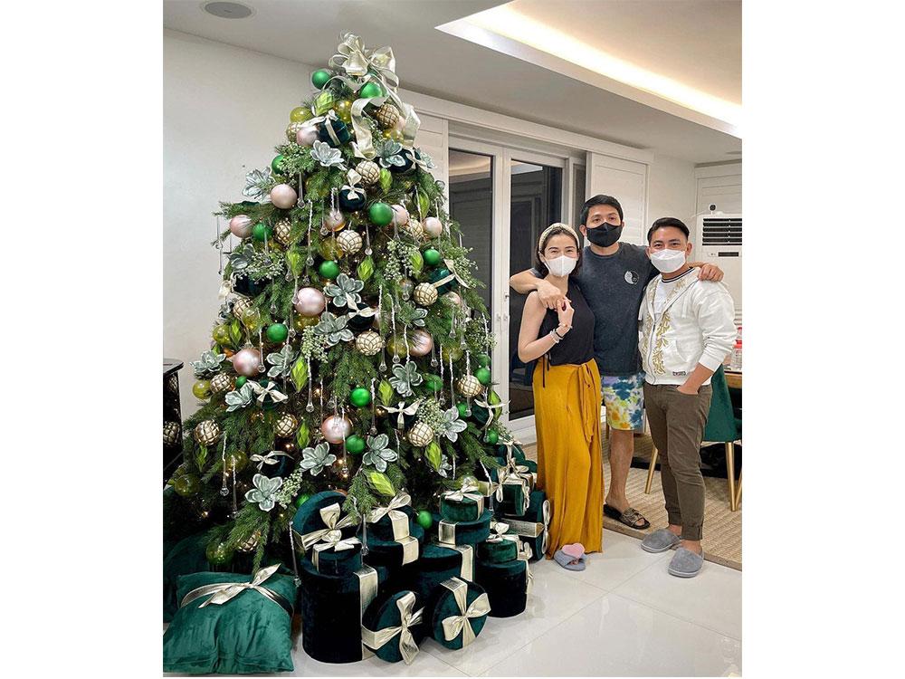 IN PHOTOS: Celebrity home Christmas decors for 2021 | GMA Entertainment