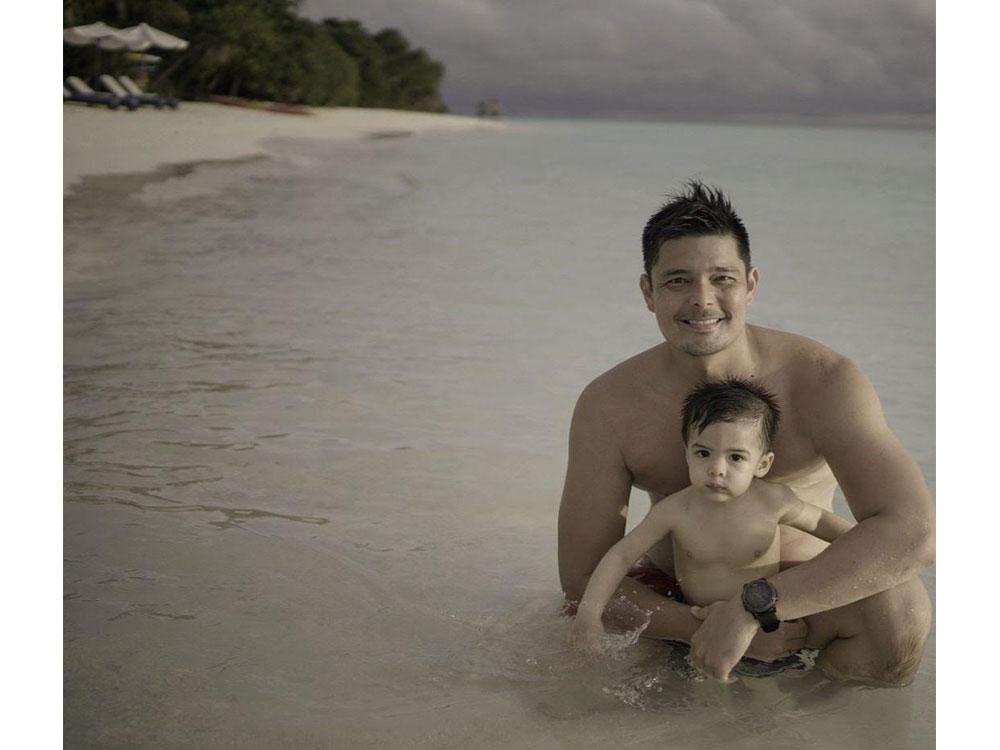Dingdong Dantes and Sixto