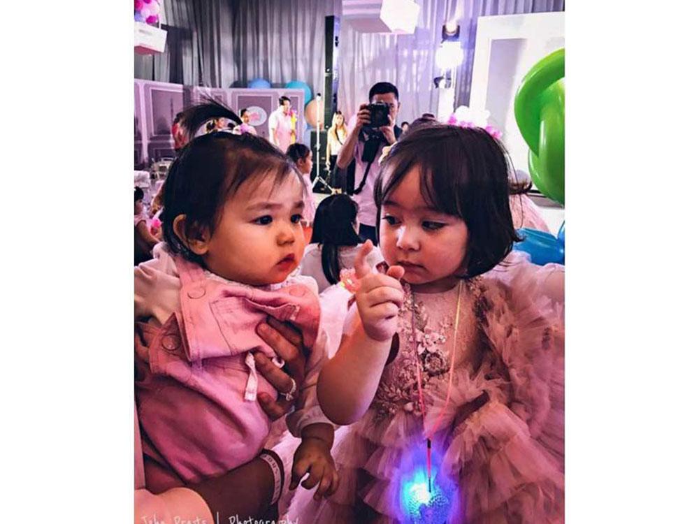 Scarlet Snow Belo and Feather Prats