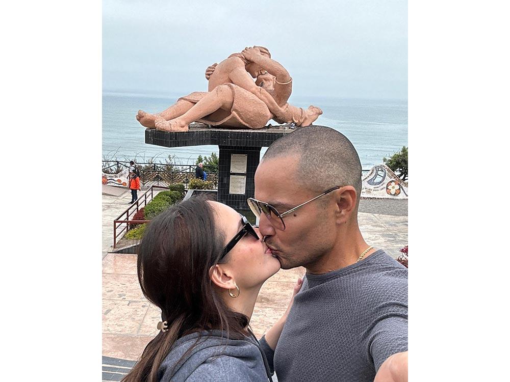 Kiss at the Love Park