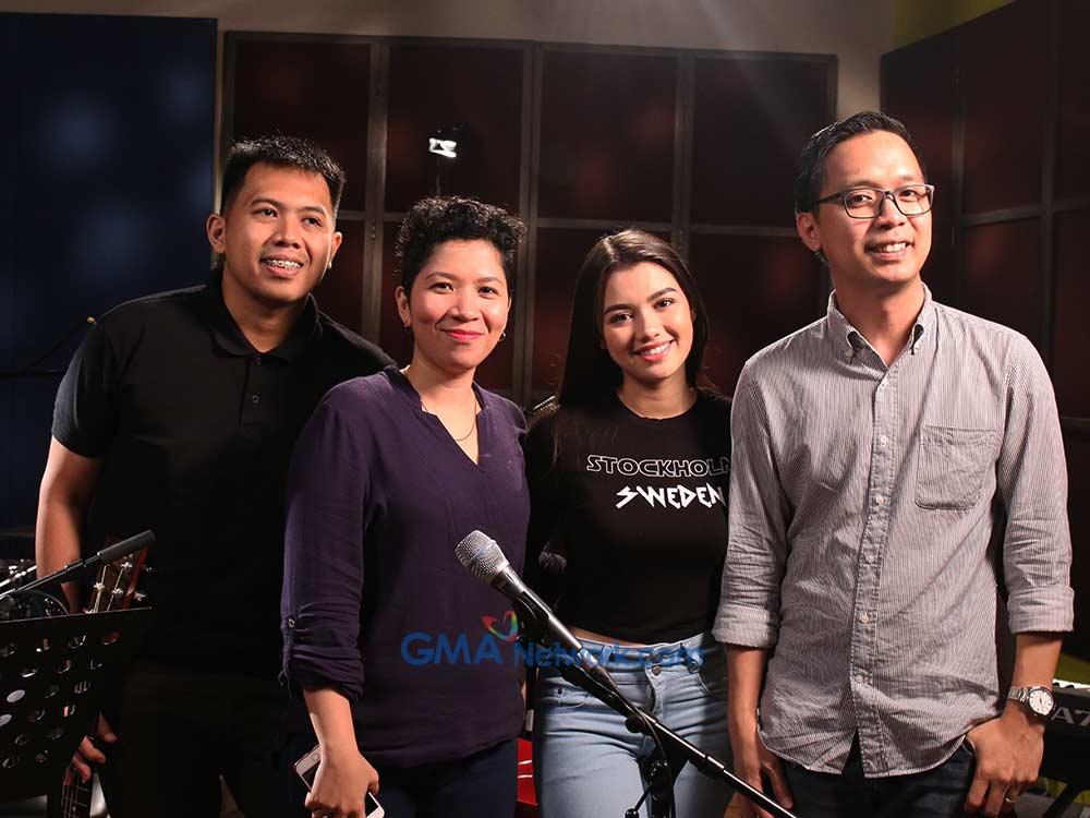 Lindsay with the Playlist band