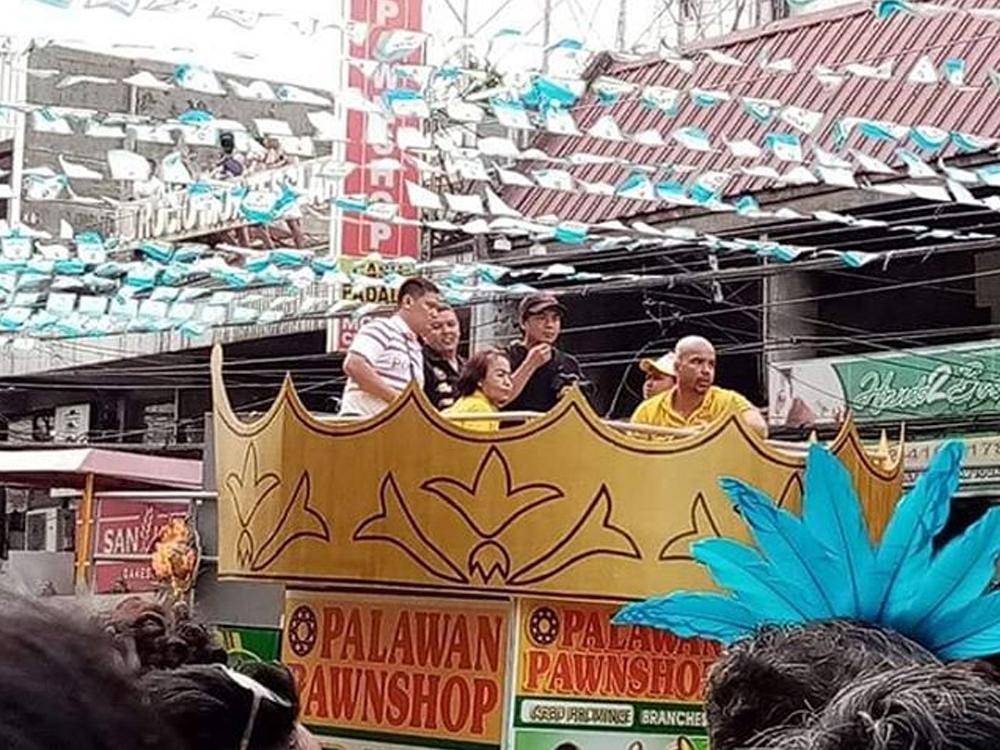 Celebrities in floats