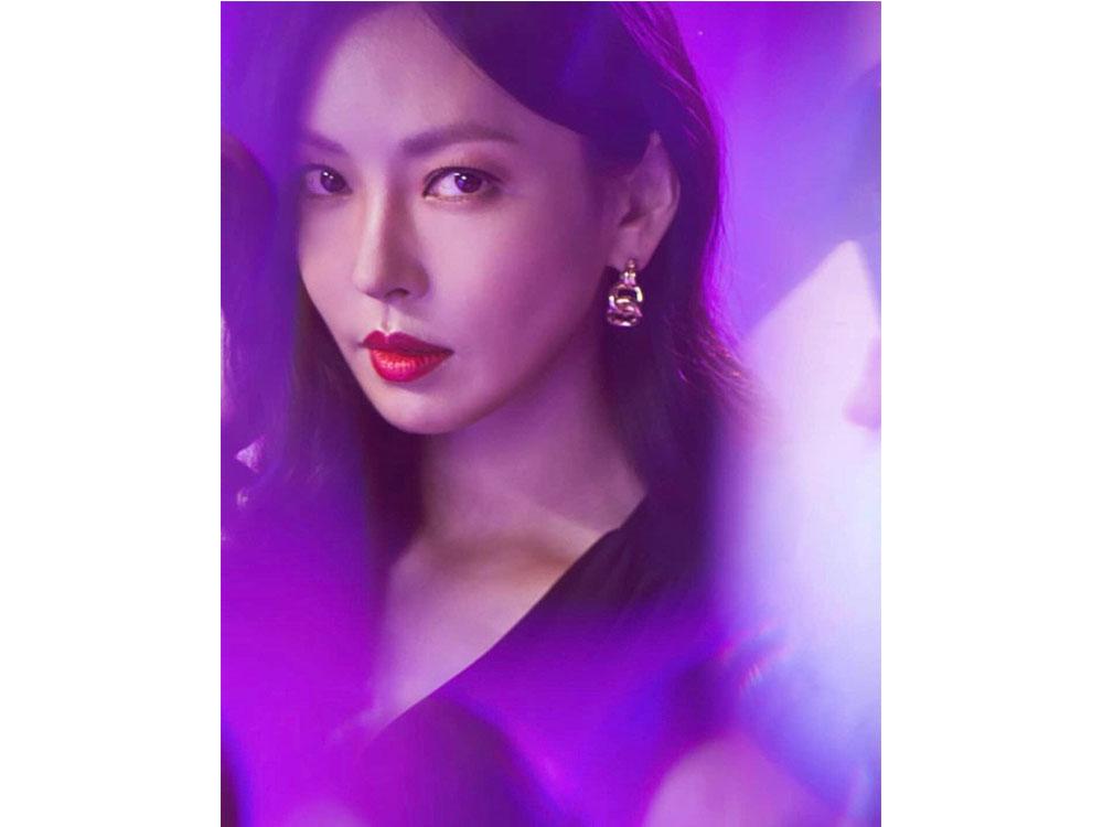 Kim So Yeon learns piano for 