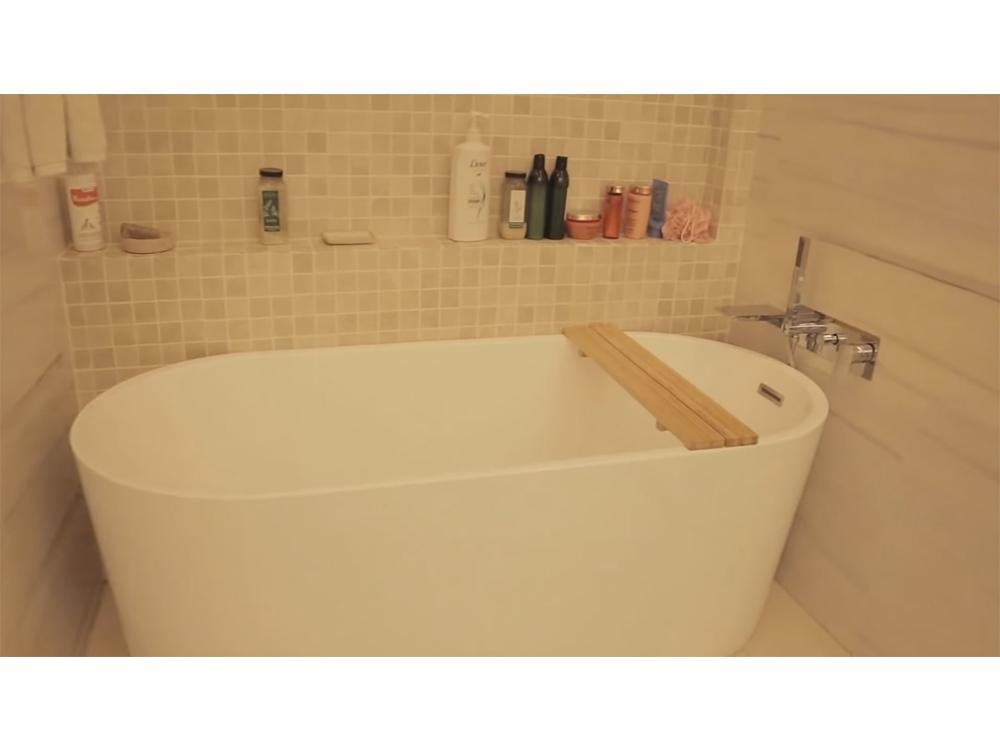 Bathtub