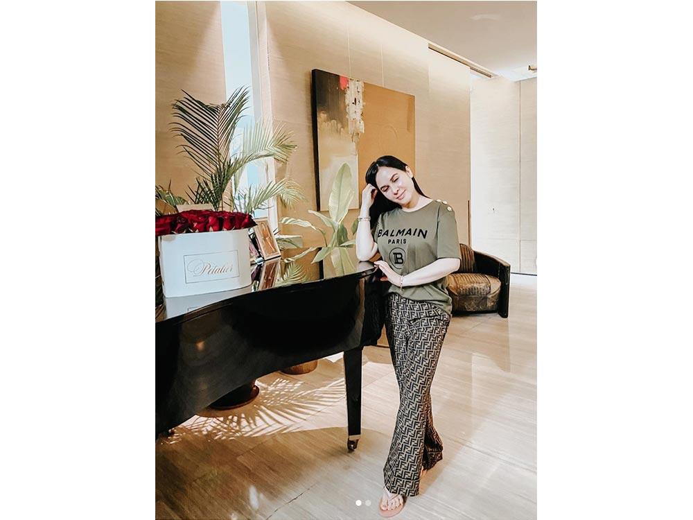 Balmain Olive Cotton T-Shirt $400 (19,770)