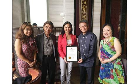 Helping the Pinoy community