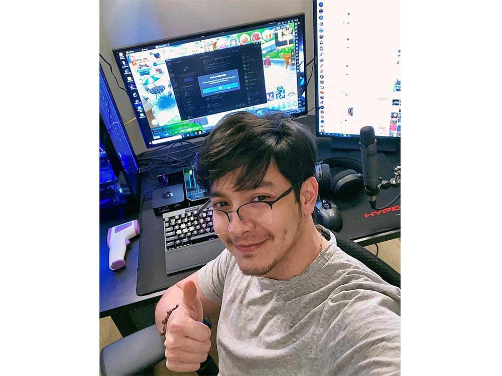 Alden Richards - Video game live streaming