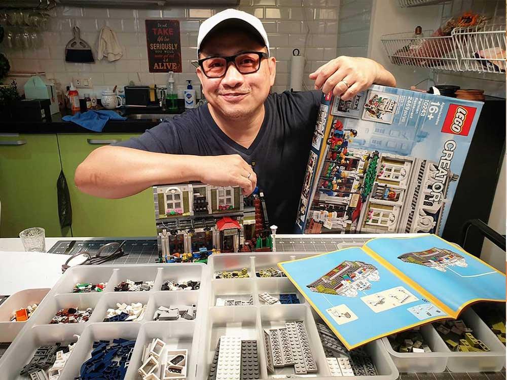 Michael V. Lego - assembling