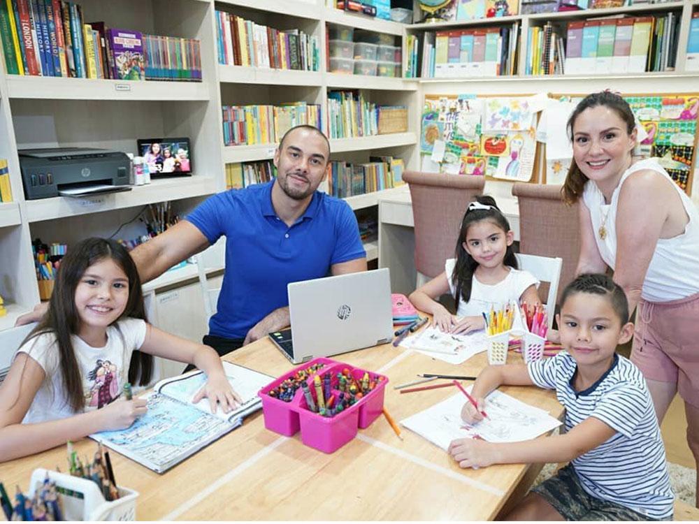 Kendra, Scarlett, Gavin