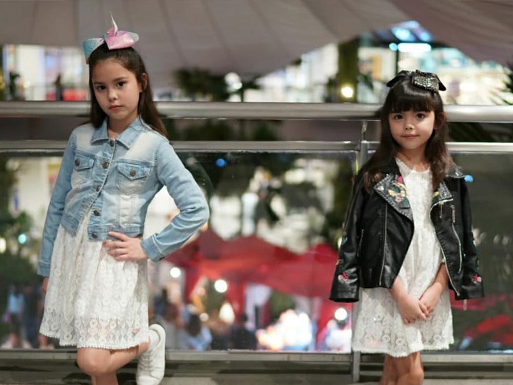 Kendra and Scarlett Kramer receive the cutest micro-mini bags from Coach