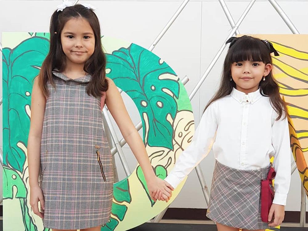 Kendra and Scarlett Kramer receive the cutest micro-mini bags from Coach