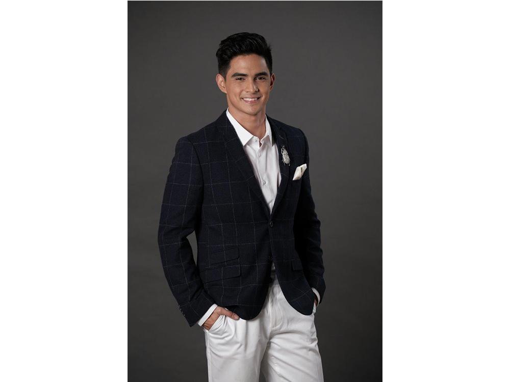 Juancho Trivino bilang Sean Ledesma