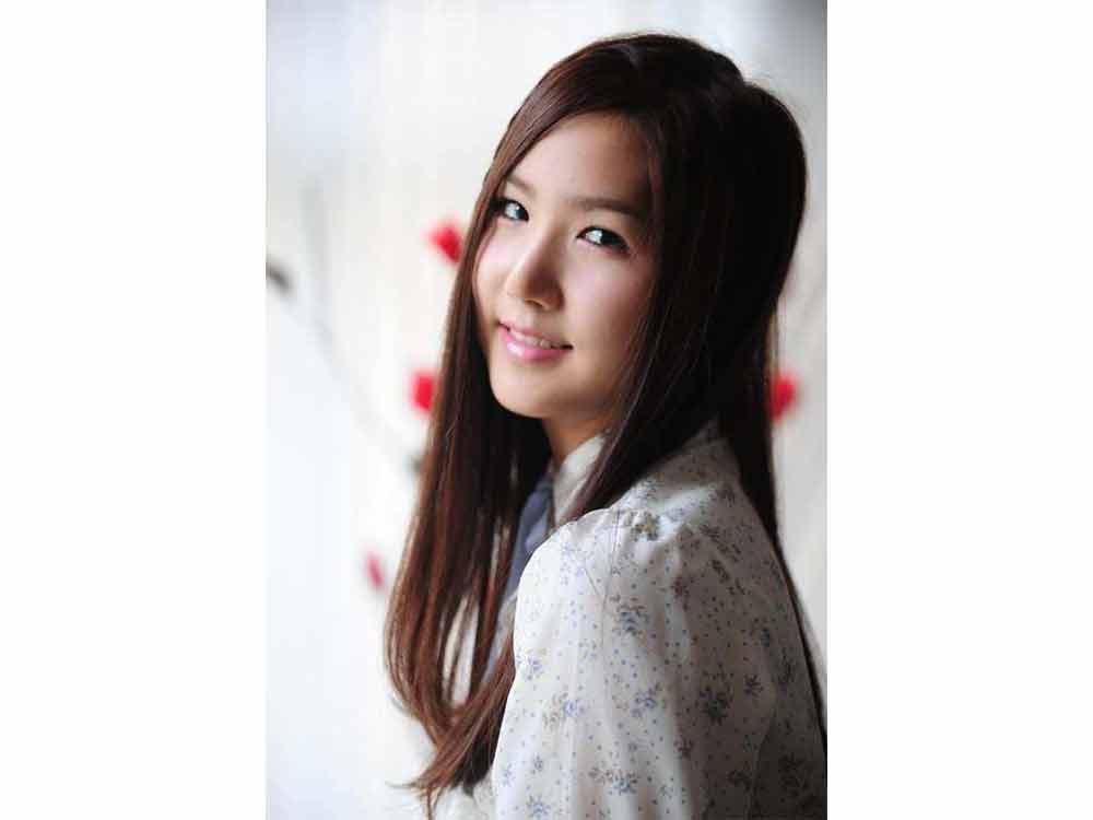 Former APINK member Yookyung