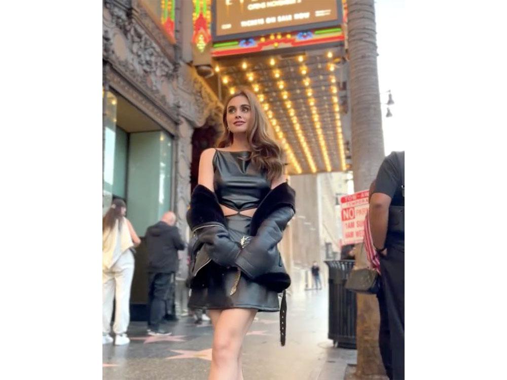 Queen of monochromatic looks