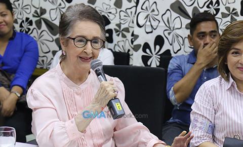 Gloria Romero bilang Lola Madj