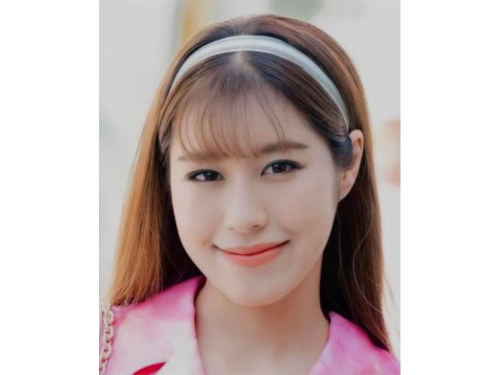 Ciize Apichaya Saejung as Hazel